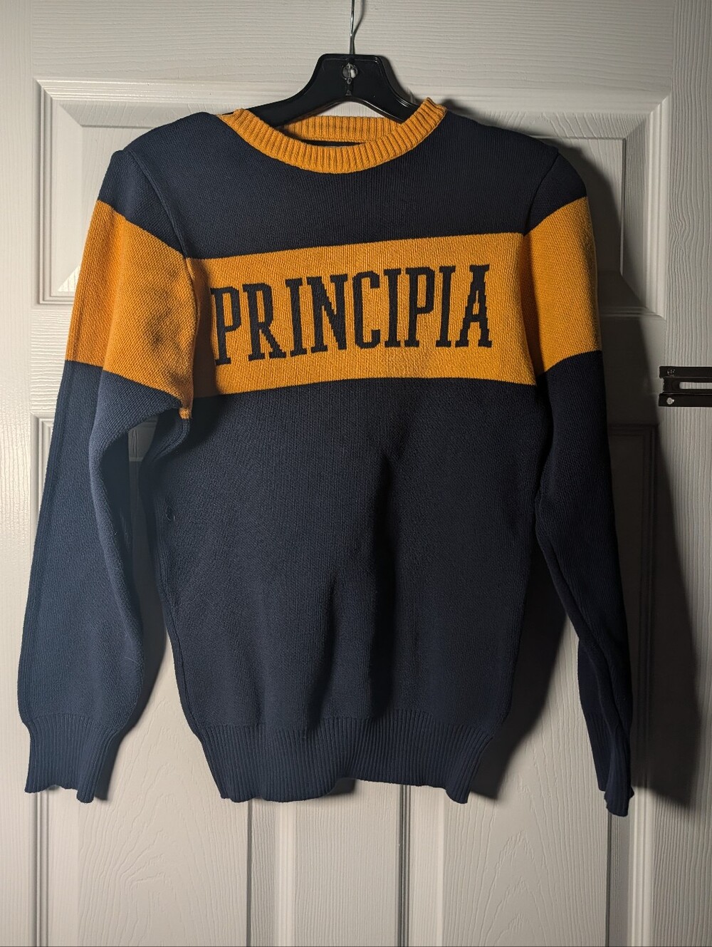 USCAPE Renew Principia Navy Mustard Colorblock Knit Sweater Size Small Sustainab